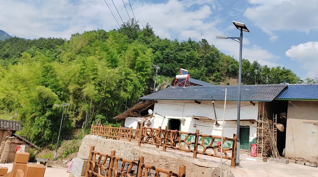 Will the use of solar street lights be affected by weather?