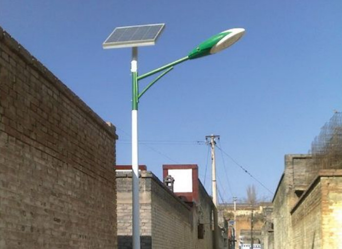 Why do new rural road lighting projects prioritize solar street lights